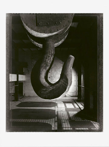 Harf Zimmermann, THE E, Edition & Special Edition, Silbergelatine, Handabzüge des Künstlers, gestempelt, nummeriert und signiert auf der Rückseite, Harf Zimmermann, THE E, E-Werk, Berlin Mitte, Kraftwerk, Umspannwerk, Location, Eventlocation, Club, Backstein, Industriebau, Bauwerk, Wilhelmstrasse, Schwarzweiß Fotografie, schwarzweiß Fotos, Handprint, Fotograf Dresden, Fotograf Berlin, Internationaler Fotograf, Großformat-Fotografie
Kunstfotografie
Fotokunst
Kunst für Zuhause
Kunsteditionen