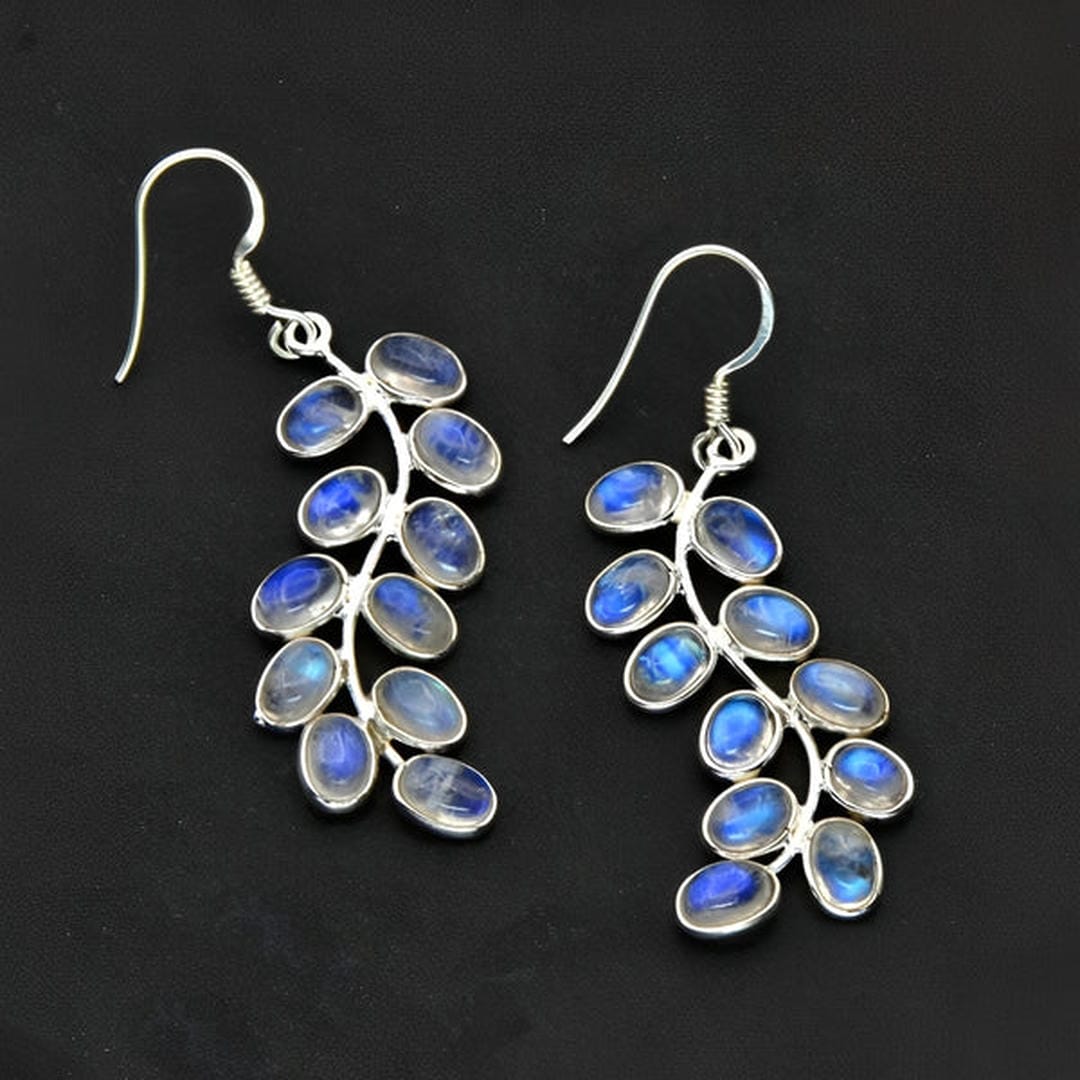 Élégantes boucles d'oreilles en pierre de lune violette