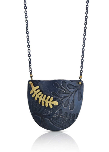 Robin Wells – Embossed leaf - fern 1