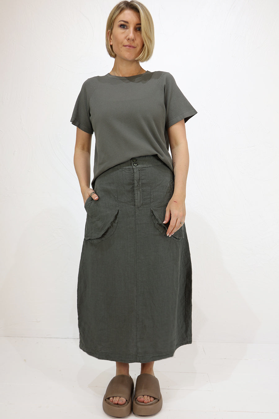 TRANSIT Linen Skirt in 'Green'