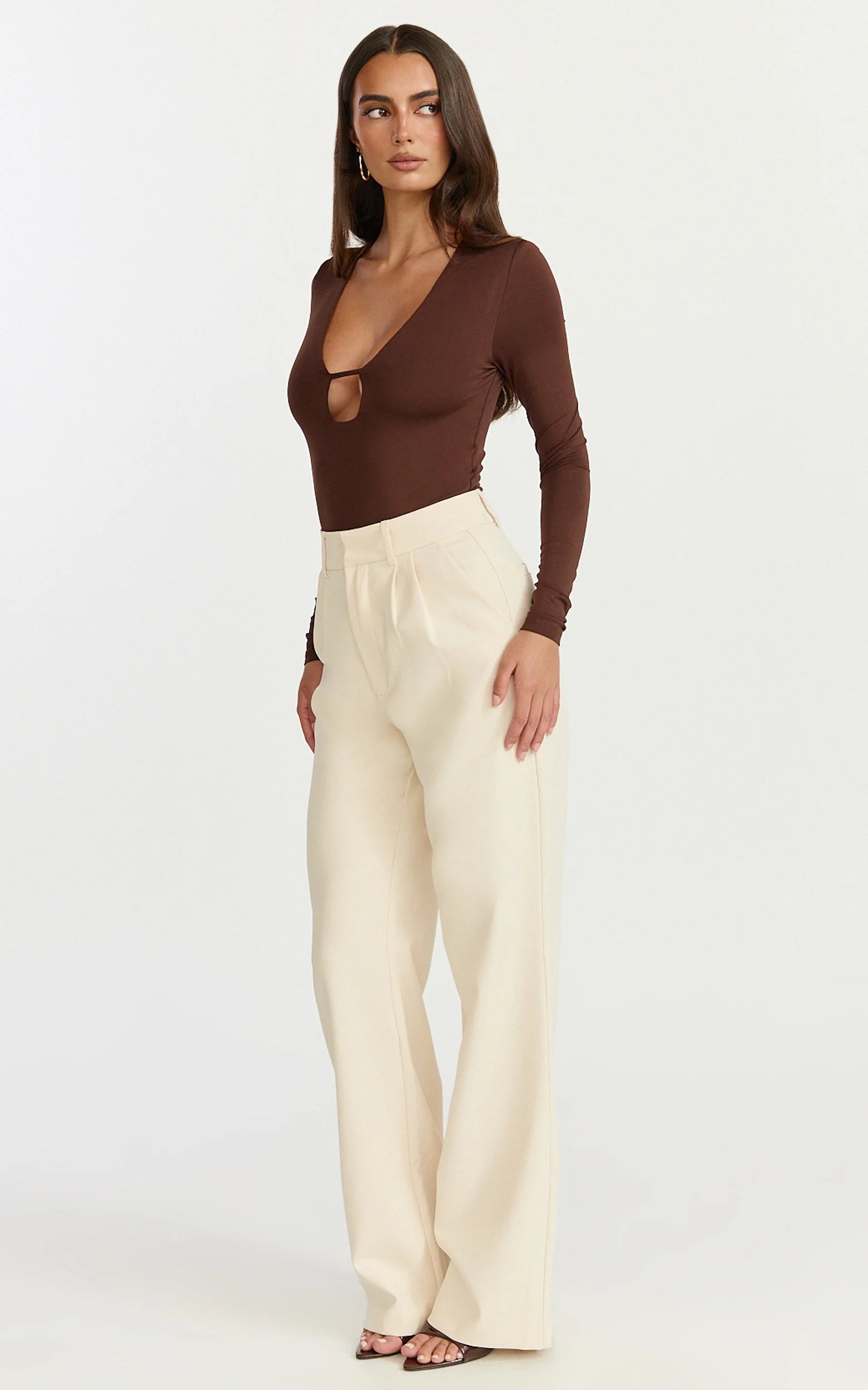 Ricki Bodysuit - Plunge Neck Long Sleeve Bodysuit in Chocolate