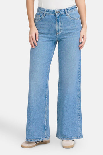 Wijde jeans van blauw denim van PULZ, met hoge taille en losse pijpen.