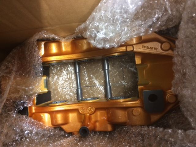 GENUINE NISSAN GT-R (R35) O/S FRONT BRAKE CALIPER 12.08 -11.10 - 41001JF20D