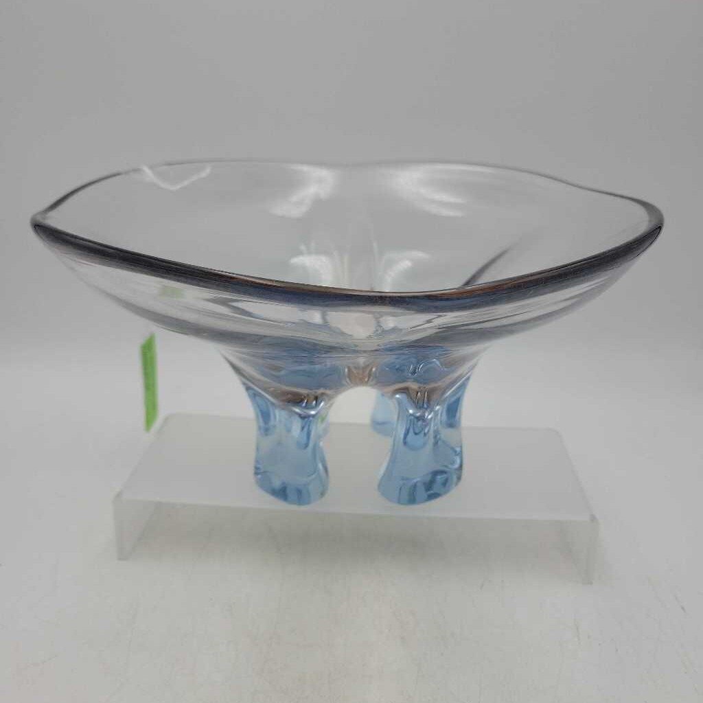 Art Glass Footed MCM vase (DEB)
