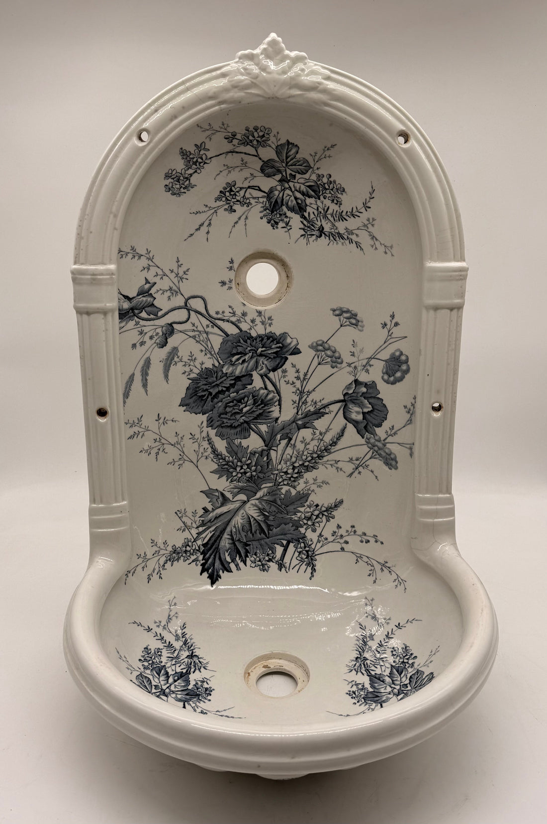 Fontaine Lavabo with Blue Transfers of Poppies by Johnson Bros. C.1870