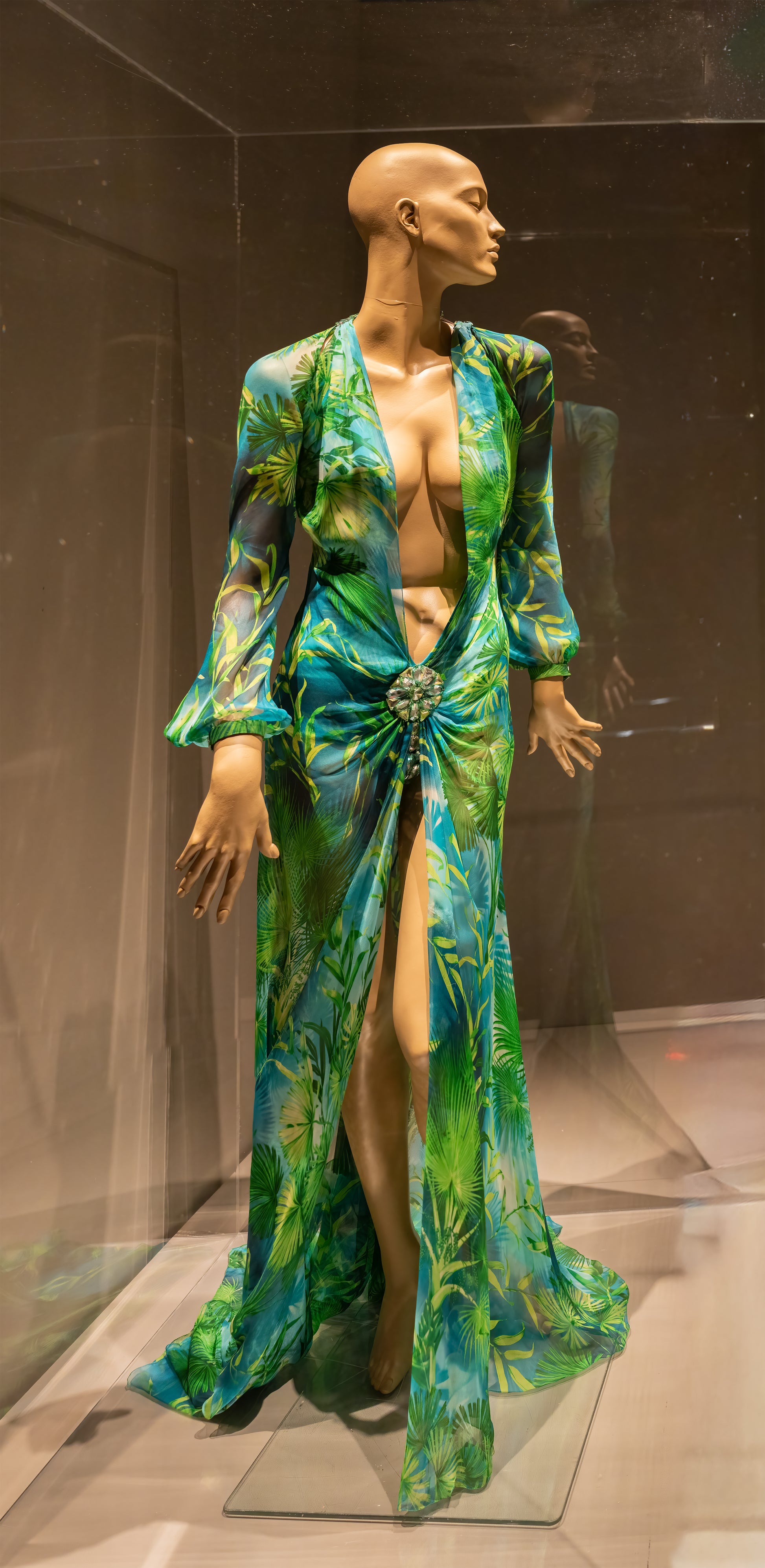 Green Versace dress of Jennifer Lopez
