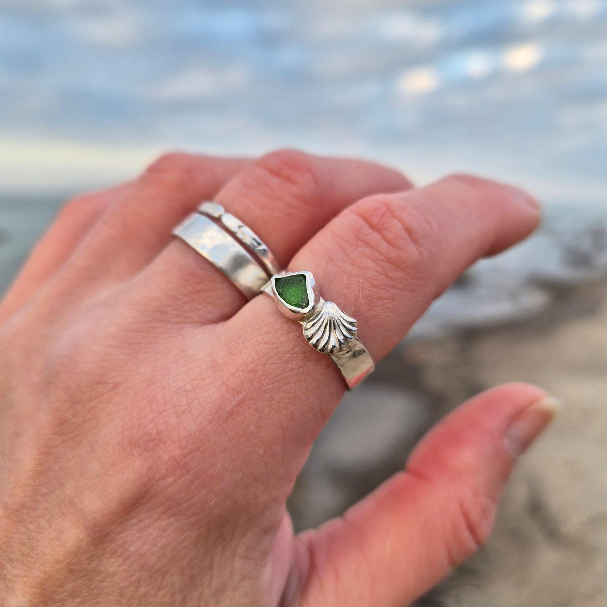 Seeglas Ring Muschel · Hammerschlag · grünes Seeglas
