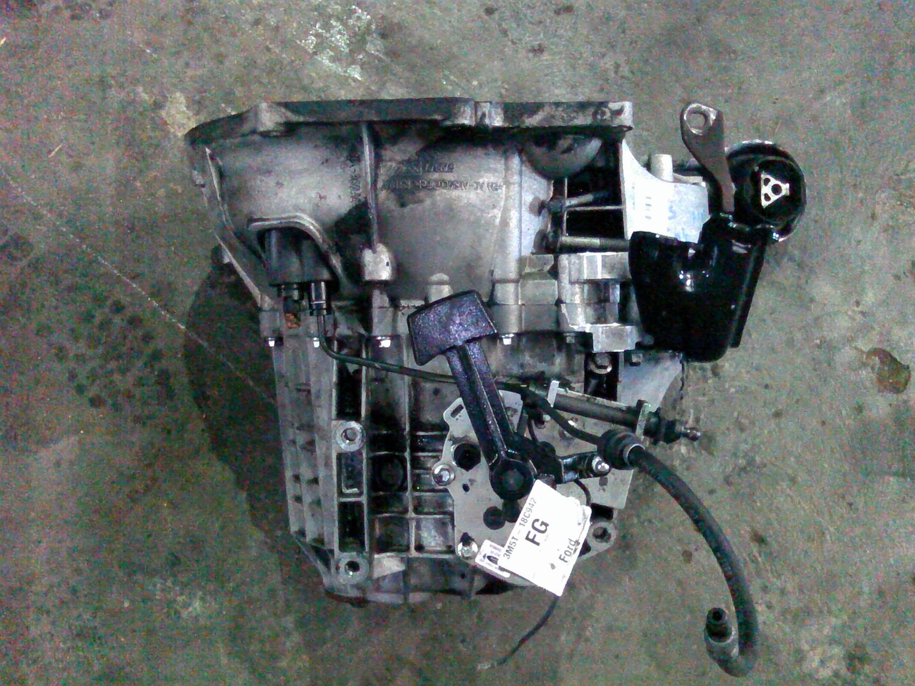 cutie viteze 5 trepte Ford Focus 2 (2004–2011)