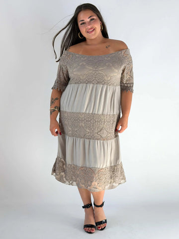 Sukienka plus size hiszpanka z koronką – elegancka sukienka damska XXL