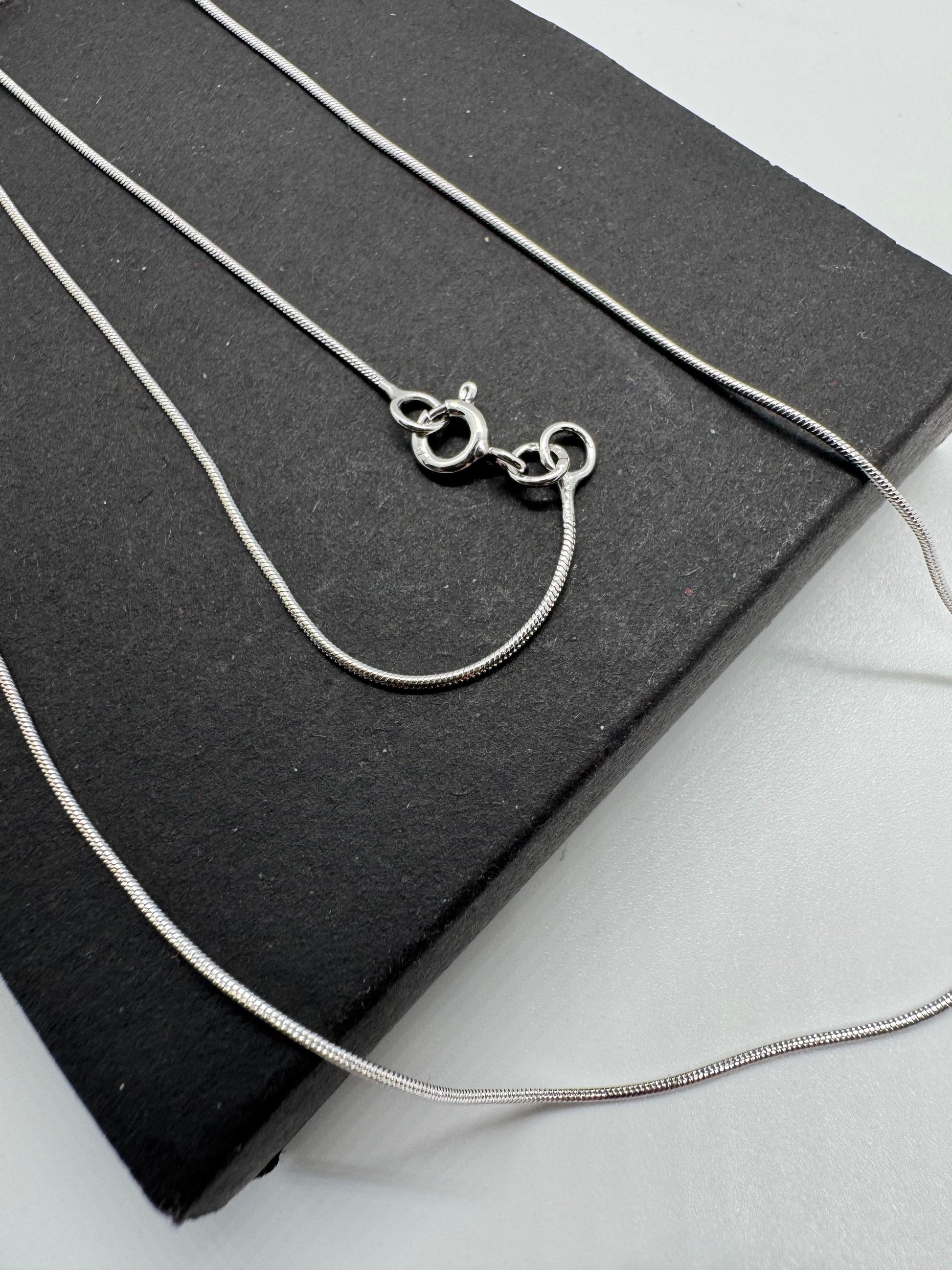 9ct White Solid Gold 0.9mm Snake Chain Necklace (WSNM)