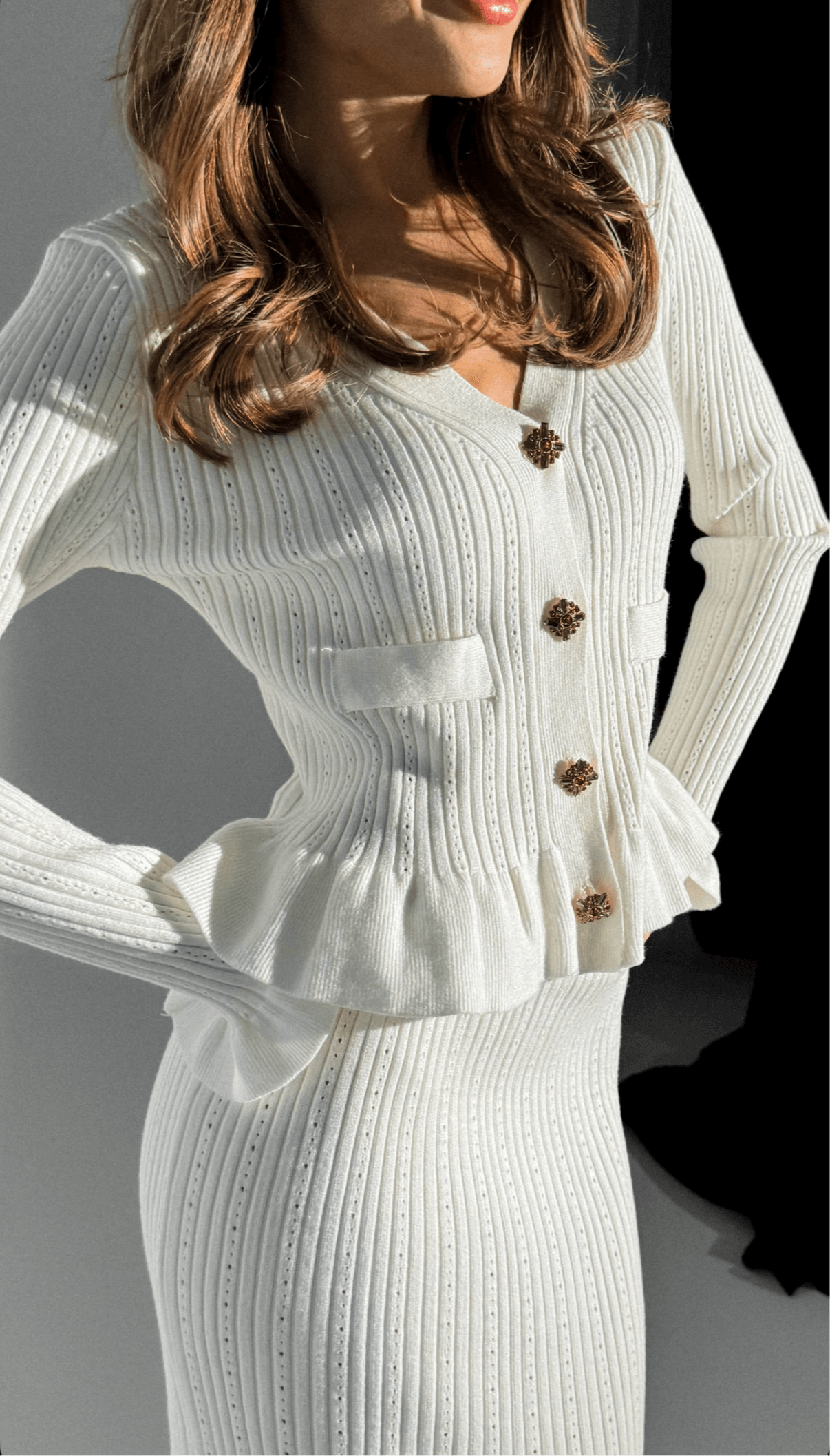 Damen Strick-Set mit V-Ausschnitt Peplum-Saum und Langen Ärmeln