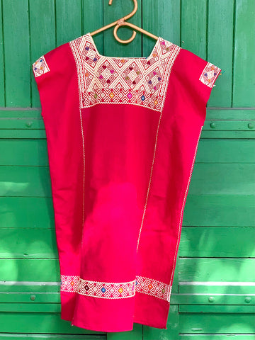 Santa Lupita Kleid in pink mit Stickerei