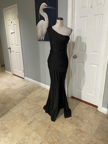 Women Medium one shoulder formal dress with