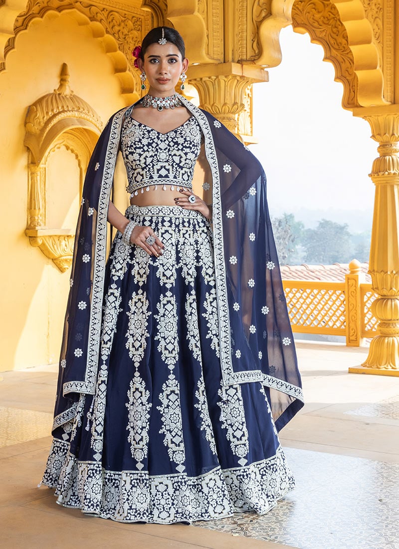 Explore the Different Types of Indian Dresses: Traditional & Modern Styles