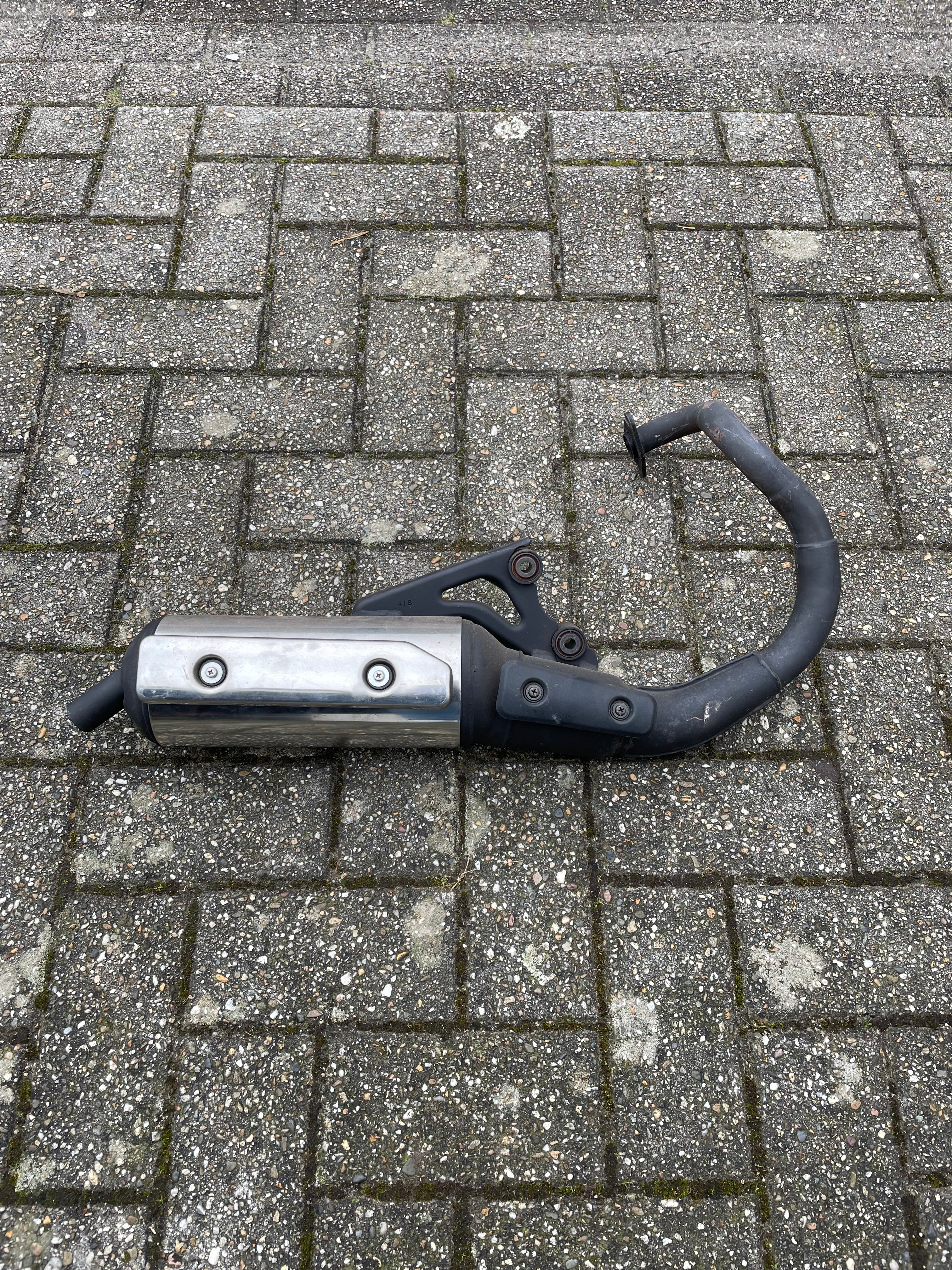 UITLAAT HONDA X8R OEM ORIGINEEL NIEUWSTAAT 18300-GCM-930